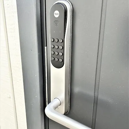 Πανσιόν - Northern Tealight