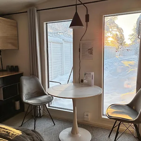 Pensionat - Northern Tealight 3*